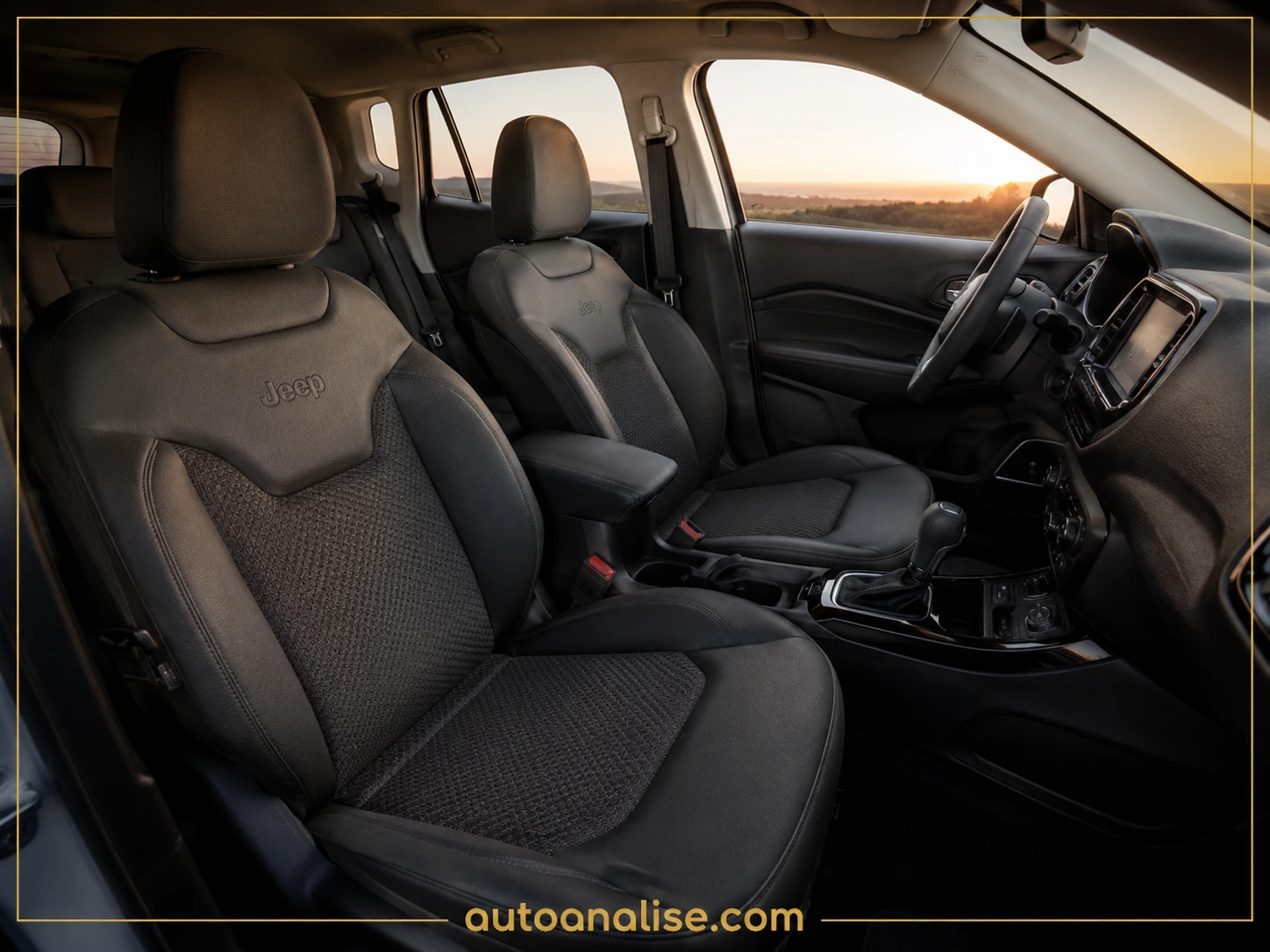 Interior Jeep Compass Longitude 2.0 4x4 Dies. 16V Aut. 2021 — melhores carros 4x4 automáticos até 150 mil
